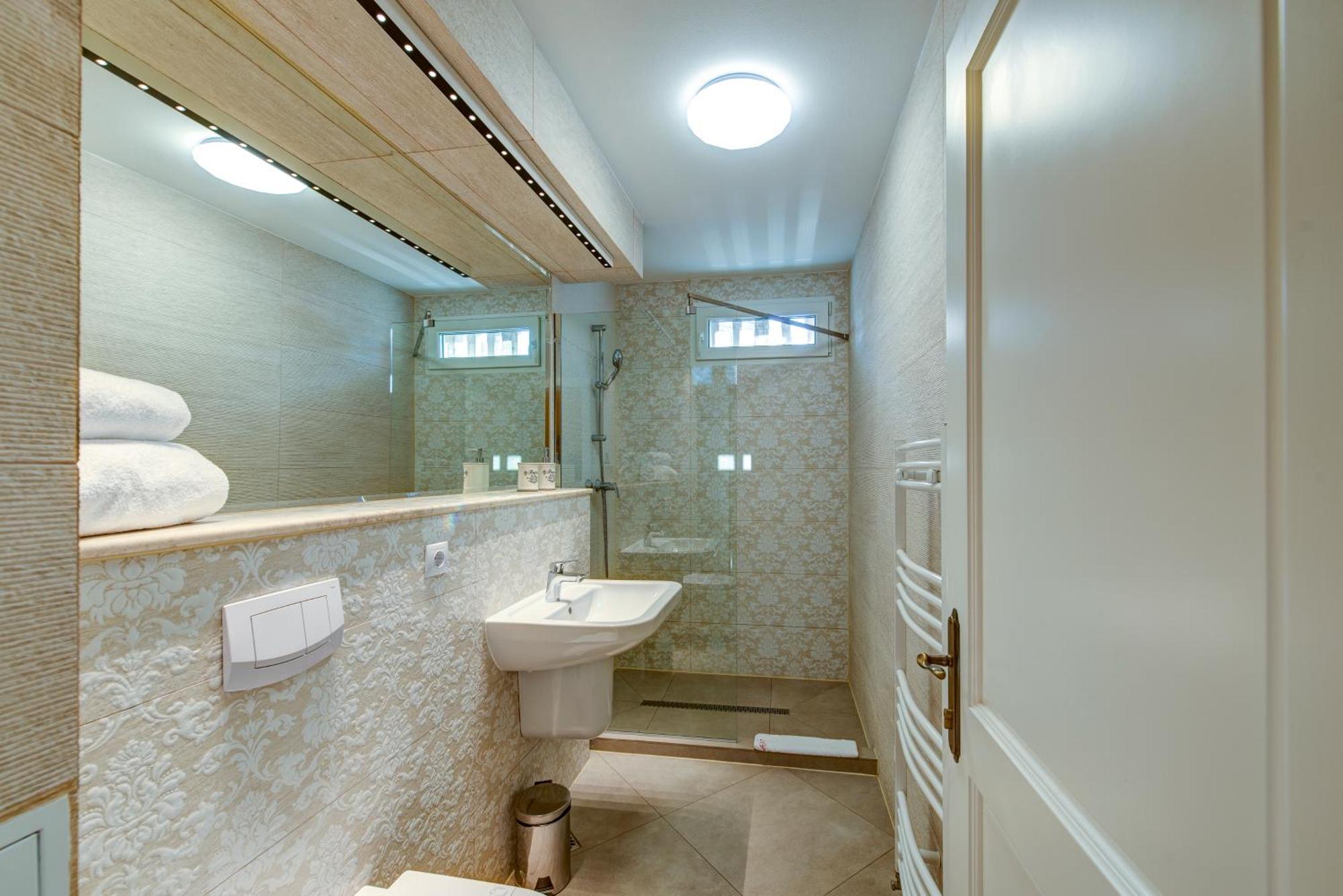 Montana Popa Aparthotel Blaj Bagian luar foto